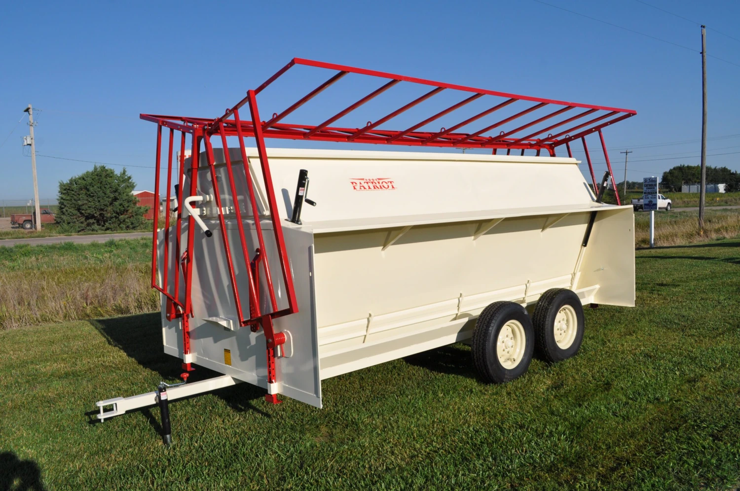 Patriot Creep Feeder 316 Bushel W/ Corral Gates 3 Patriot Creep Feeder 316 Bushel W/ Corral Gates