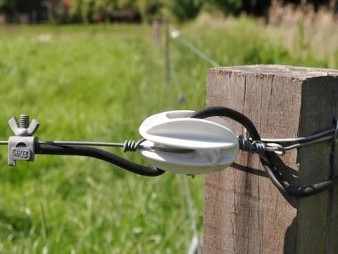 Gallagher High Strain Insulator – White #G67812 3 Gallagher High Strain Insulator – White #G67812